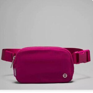 Lululemon Athletica Everywhere Belt Bag 1L (Dark Pink)